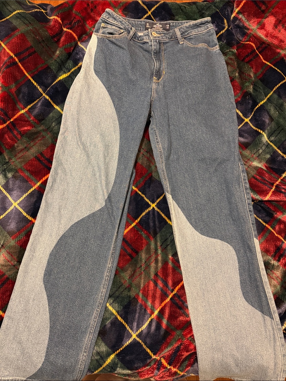 Hollister Two-Tone Wave Ultra High-Rise Dad Jeans